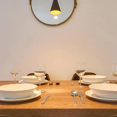 Cozy 2 Bedroom Near Campo Pequeno アパート *