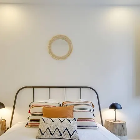 Cozy 2 Bedroom Near Campo Pequeno * リスボン