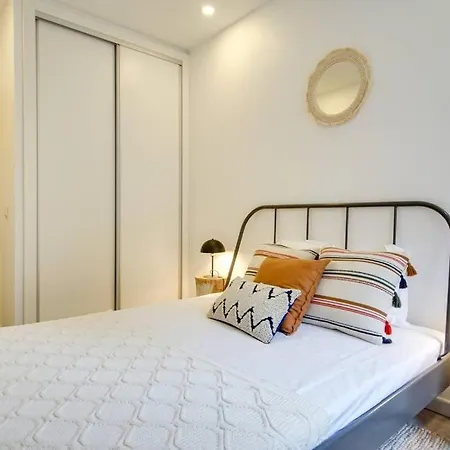 Cozy 2 Bedroom Near Campo Pequeno Apartment Lisbon