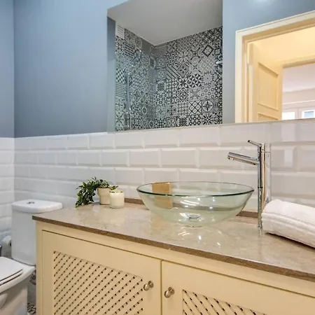 Cozy 2 Bedroom Near Campo Pequeno