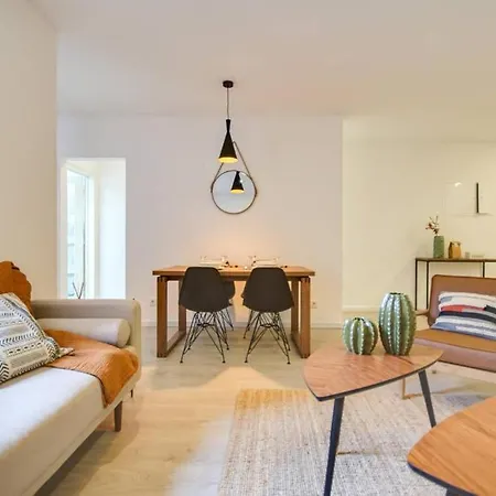 Cozy 2 Bedroom Near Campo Pequeno Апартаменты