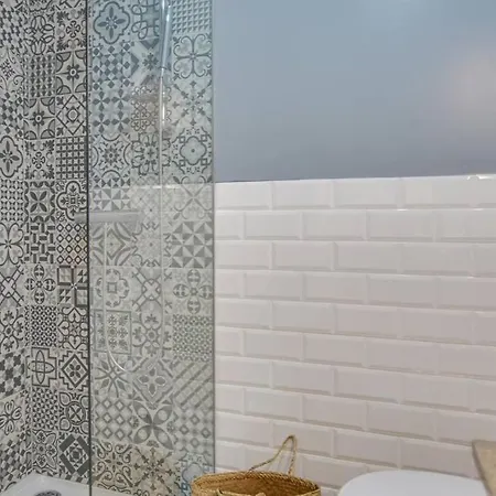 Apartment Cozy 2 Bedroom Near Campo Pequeno